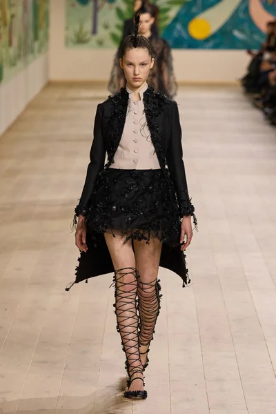 Look 1